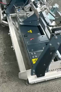 MS 2000 F FALCON mágneses seprű – fémszennyeződések takarítása egy autógyár csarnokában