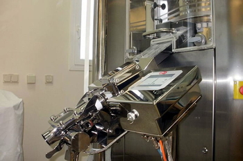 PHARMATRON 07 HQ fémdetektor – tabletták ellenőrzése a gyógyszeriparban