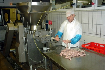 Mobil csővezetékes fémdetektor MEATLINE 07 – húskészítmények ellenőrzése az élelmiszeriparban