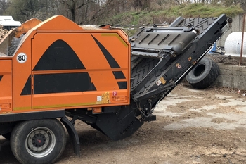 JACKAL öntisztító mágneses lemez mobil törőn a kőbányában