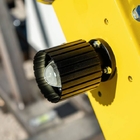 FIREFLY 4 mobil fénykereszt, amely a repülőtéri kifutópálya lezárását jelzi