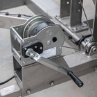 FIREFLY 6 mobil fénykereszt, amely a repülőtéri kifutópálya lezárását jelzi