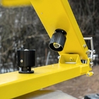 FIREFLY 6 mobil fénykereszt, amely a repülőtéri kifutópálya lezárását jelzi