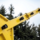 FIREFLY 6 mobil fénykereszt, amely a repülőtéri kifutópálya lezárását jelzi