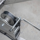 FIREFLY 6 mobil fénykereszt, amely a repülőtéri kifutópálya lezárását jelzi